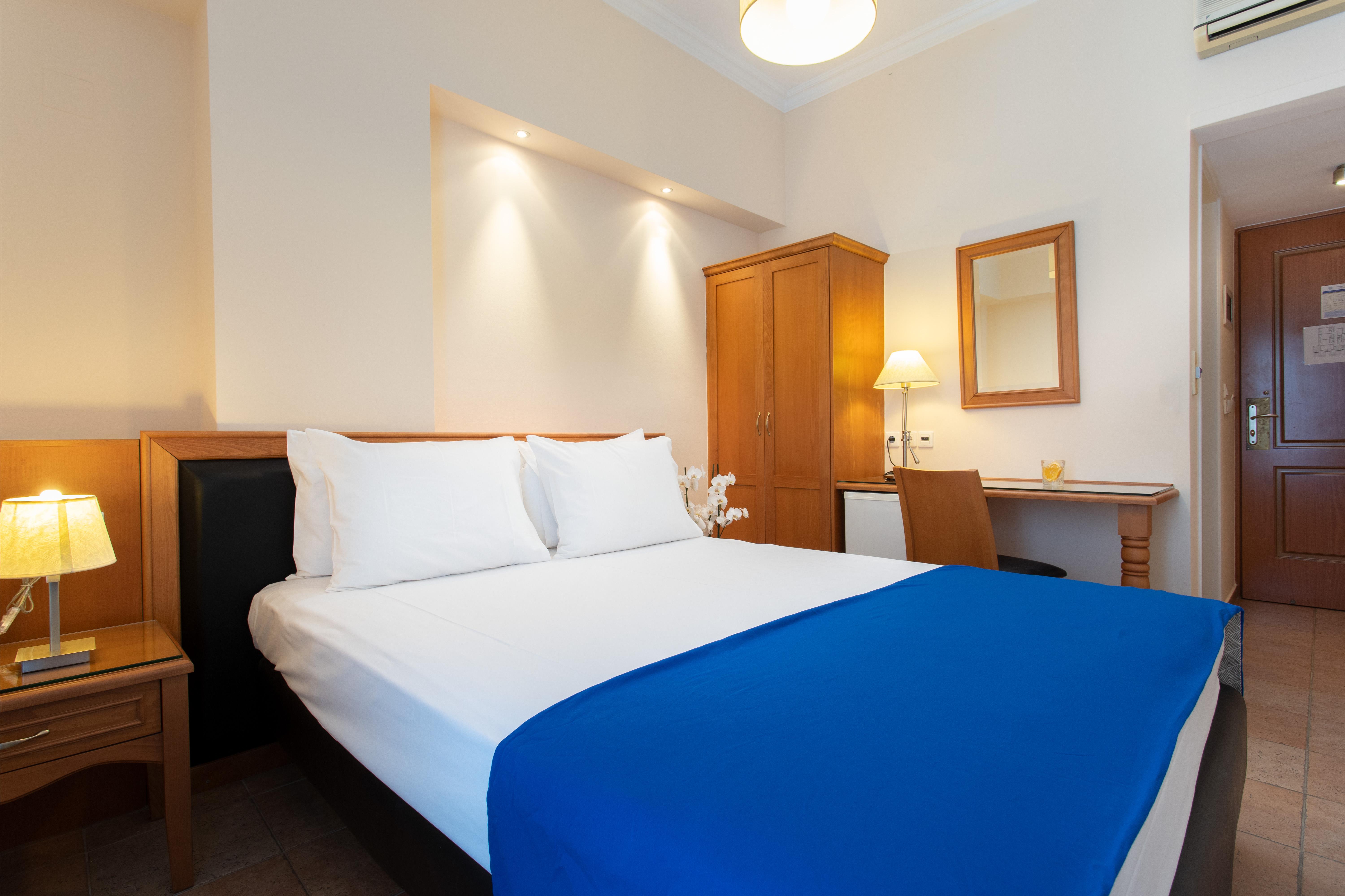 Pantheon City Hotel Gythio Extérieur photo
