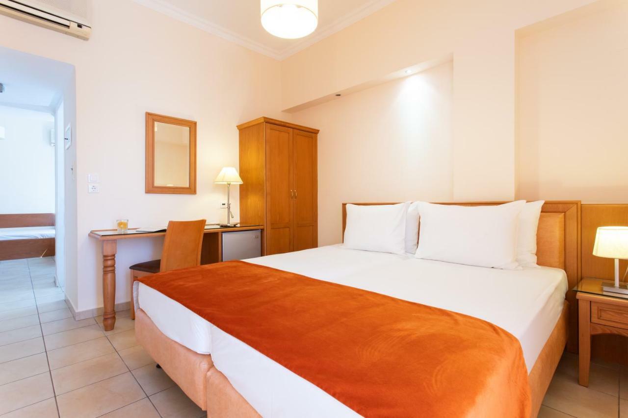 Pantheon City Hotel Gythio Extérieur photo